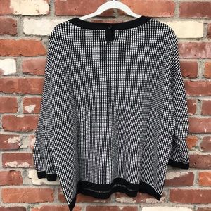 Talbots Sweaters - SALE! Talbots slight crop b/w sweater, sz XL. GUC. Talbots Sweaters - SALE! Talbots slight crop b/w sweater, sz XL. GUC.